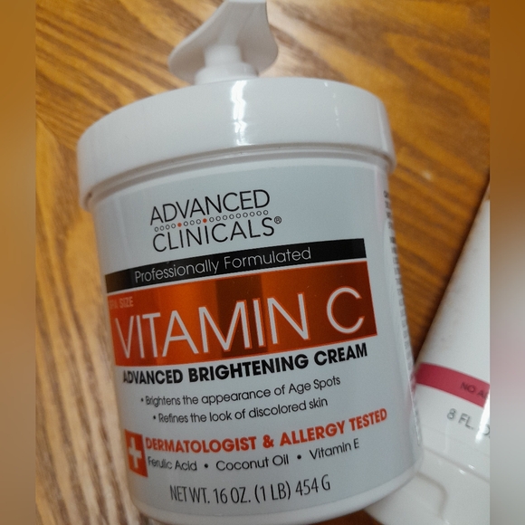 Vitamin C Brightening Cream & Crepy Skin NWT Size:16oz Advanced Clinicals - Picture 2 of 4